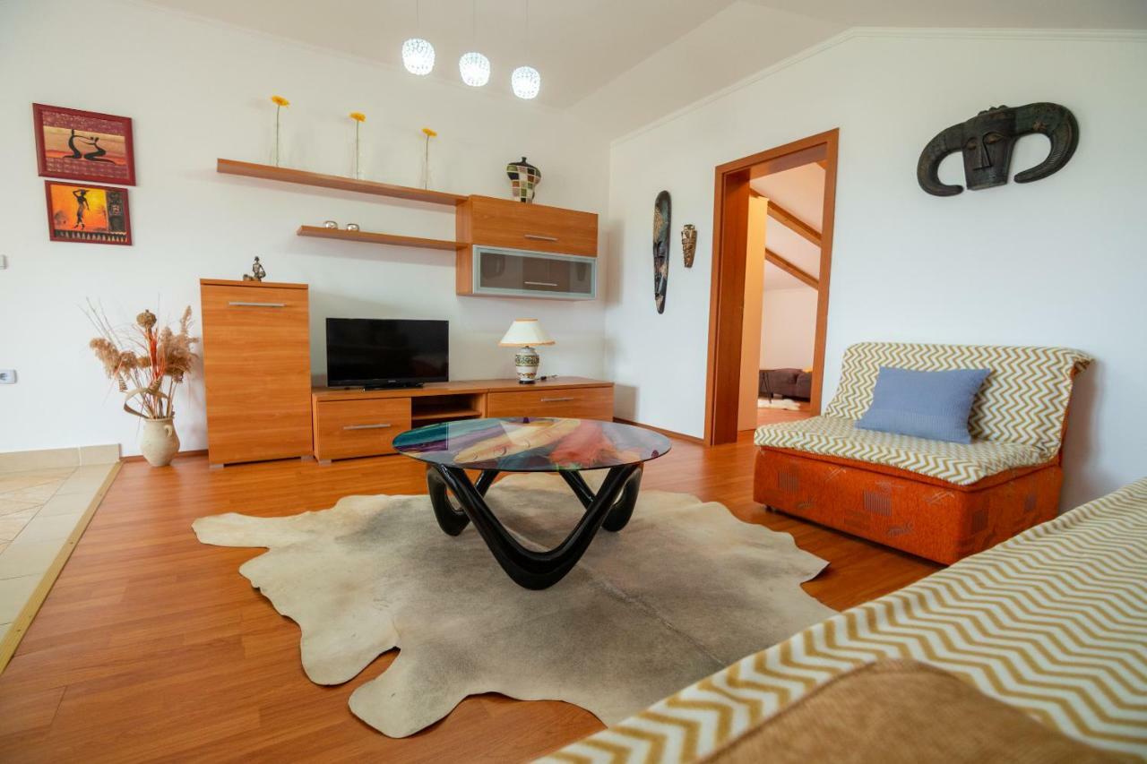 Apartmani Ivan Lopar Exteriör bild