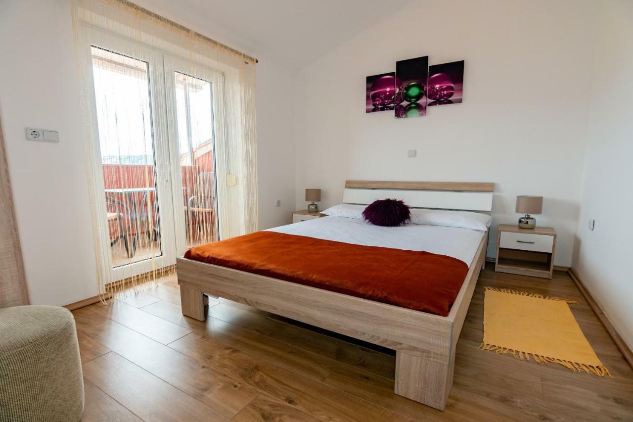 Apartmani Ivan Lopar Exteriör bild