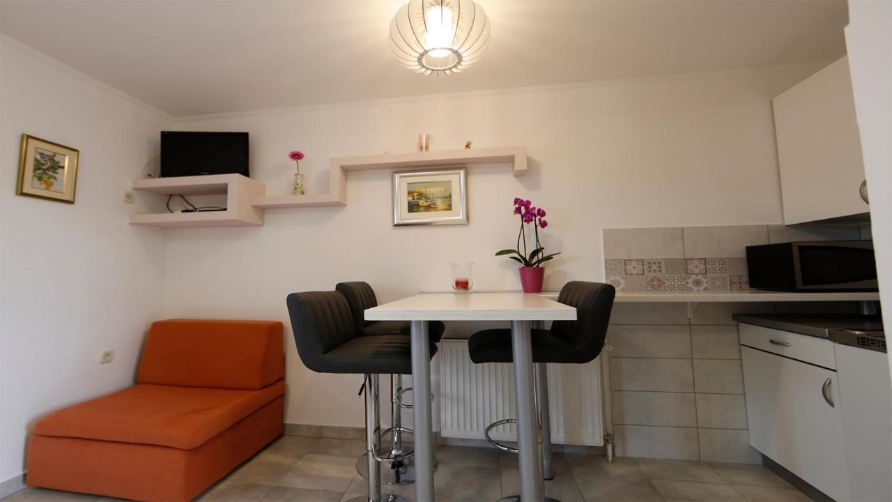 Apartmani Ivan Lopar Exteriör bild